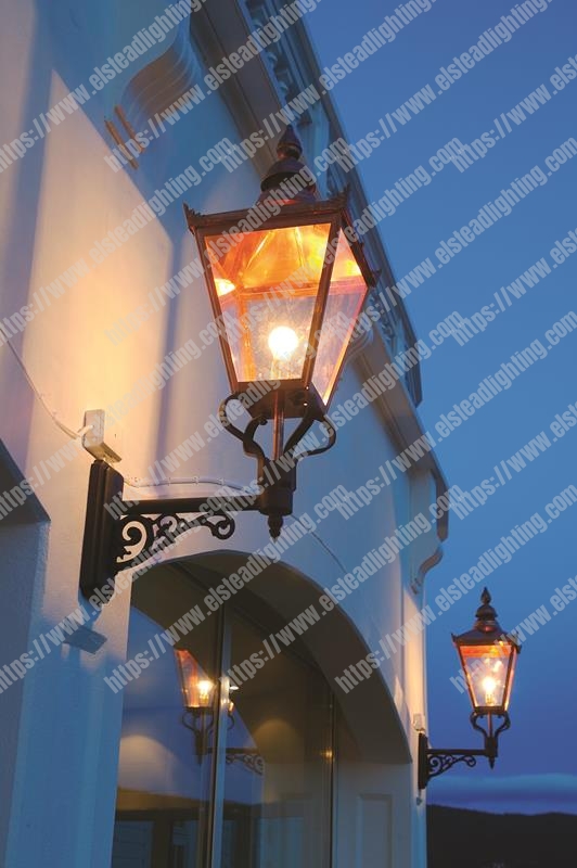 Chelsea 1 Light Grande Up Wall Lantern