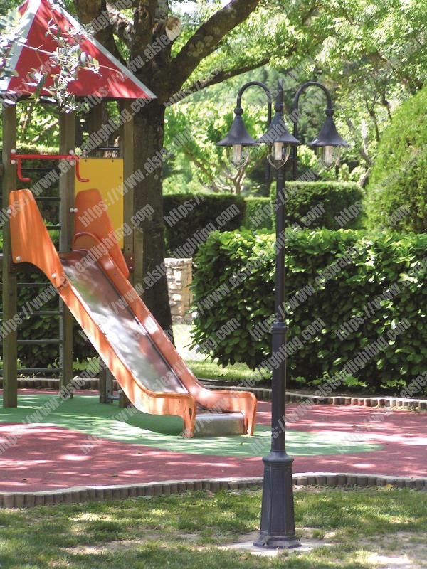 Firenze 3 Light Lamp Post